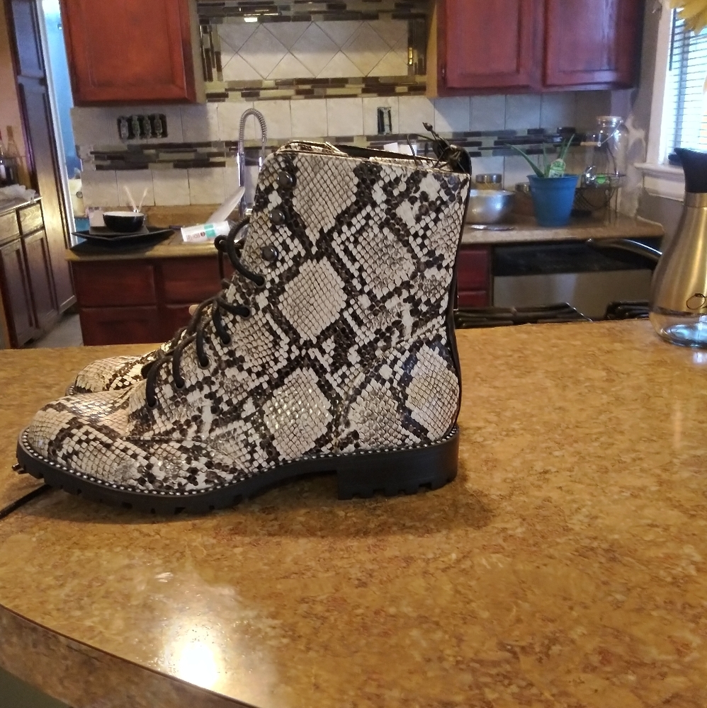 New With Out Box - image 2